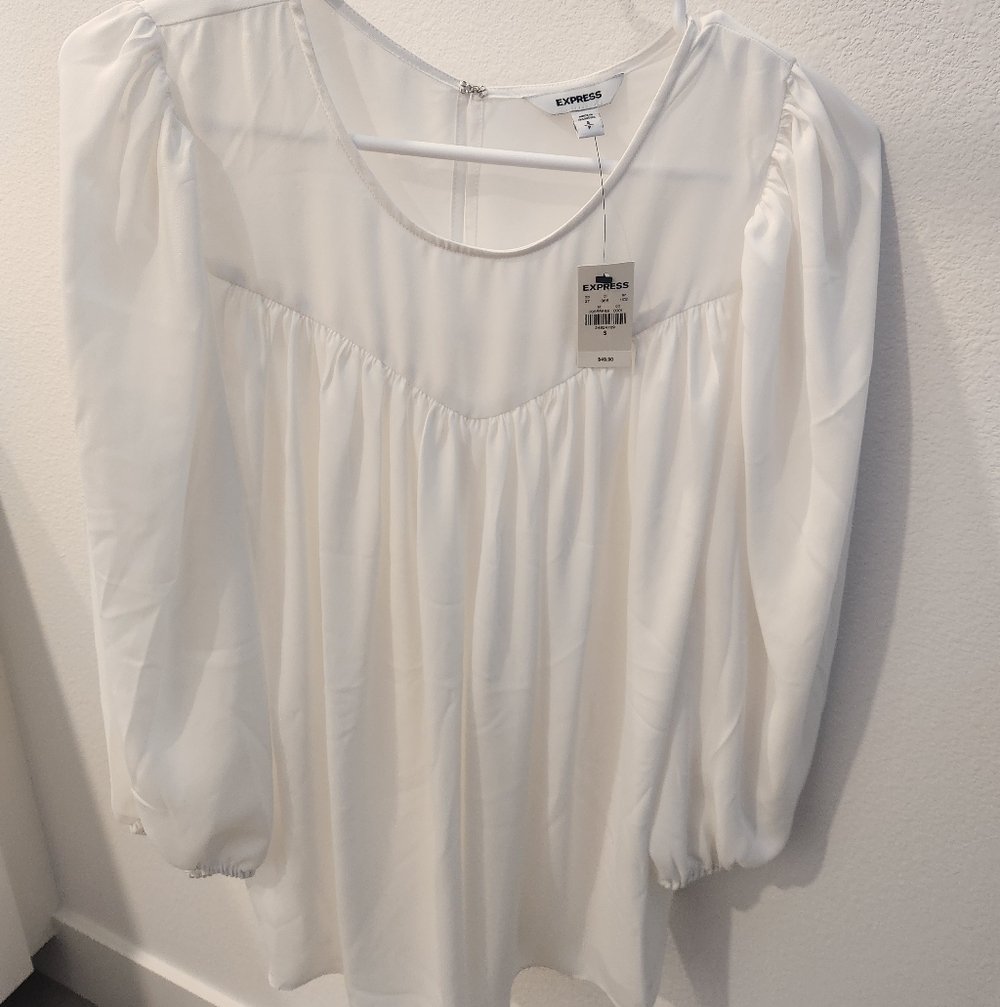 Express Long Sleeves White Business Casual Womens BlouseTop Size Small Brand New